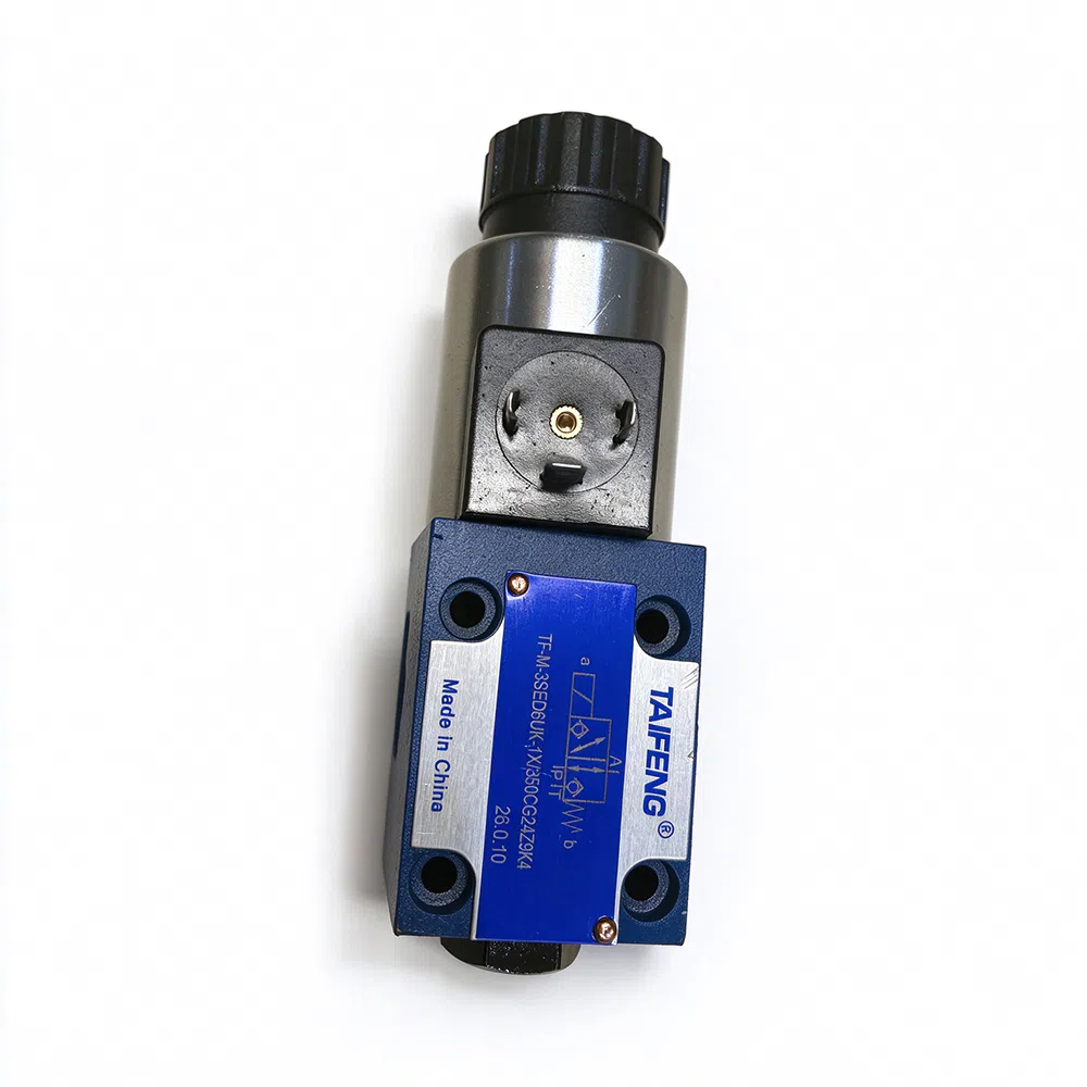 Válvula direcional de controle operada por solenoide