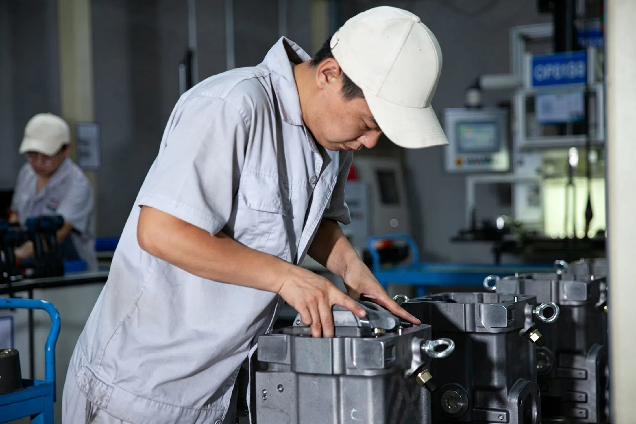 Taller de producción de bombas de pistones (8).webp